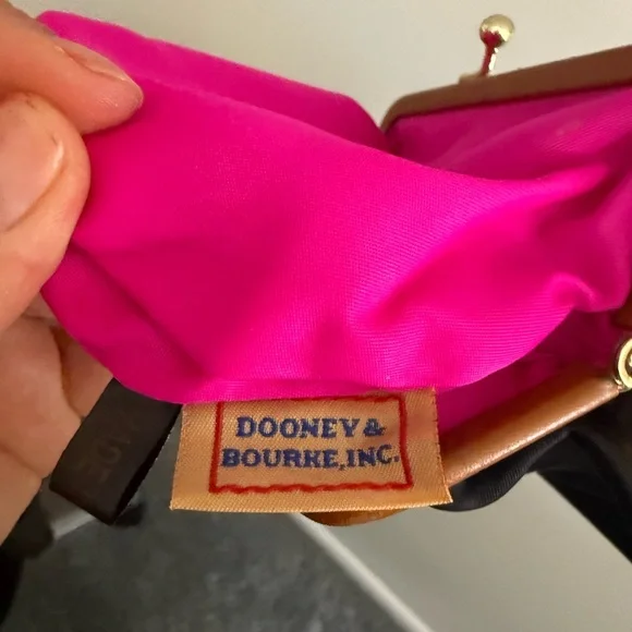 Dooney & Bourke Kisslock Nylon Black and Brown Clasp Coin Purse Purple Trim - Picture 8 of 9